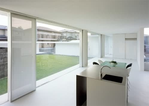 casa-minimalista-fu_1-11 vista general de la cocina comedor
