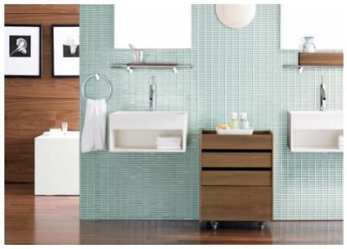 mueble auxiliar para el baño, en madera y con ruedas