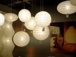 ejemplo de lámparas Akari