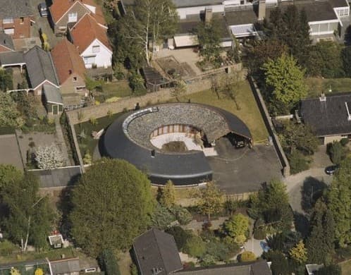 Meindersma, casa elíptica con patio central (vista aérea)