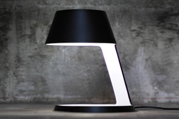 lampara-mesa-con_LEDs diseño de Peter-Bristol