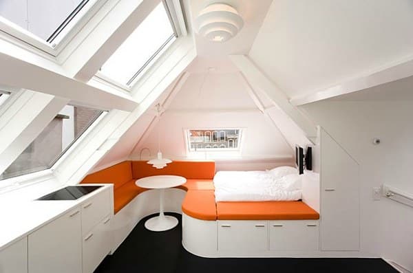 Moderno apartamento Maff bajo cubierta inclinada, en La Haya