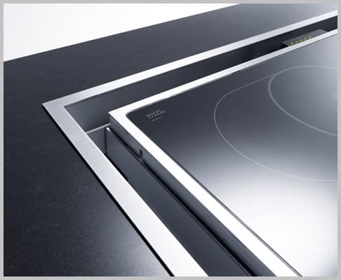 MESA extractor de humos oculto en placa de cocinar