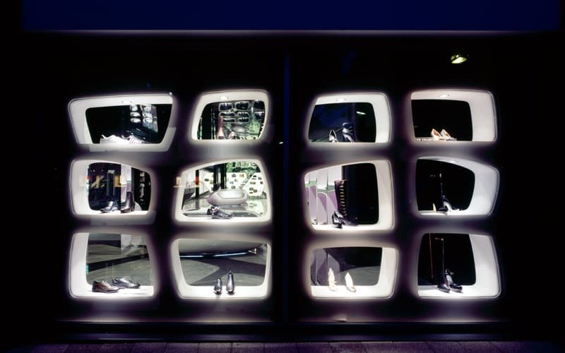Moderno-diseno-tienda-zapatos-Roterdam