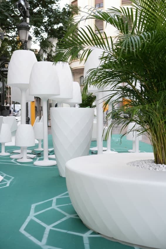 lamparas-VASES-LED-polietileno y otros productos de la colección para el jardín