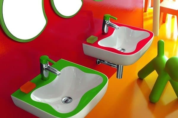 Baños infantiles para guarderías: coloridos sanitarios y lavabo para  niñosGala Blog