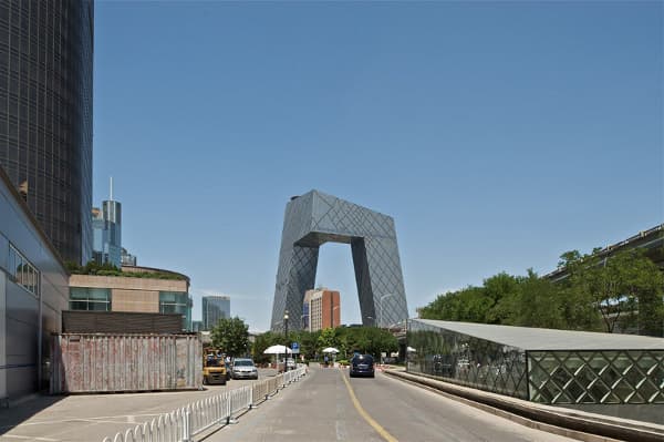 Television-Central-China-CCTV-desde una avenida