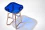 taburete-Woodini-madera-contrachapada-con asiento azul
