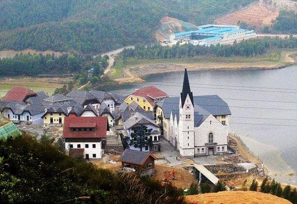 copia-Hallstatt-en-China-vista desde la ladera