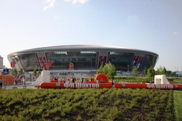 exterior-estadio-futbol-Donbass-Arena