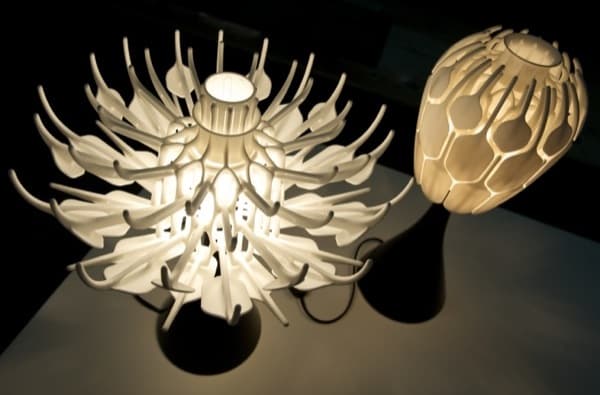 Bloom-lampara-de-mesa-por-impresion-3D