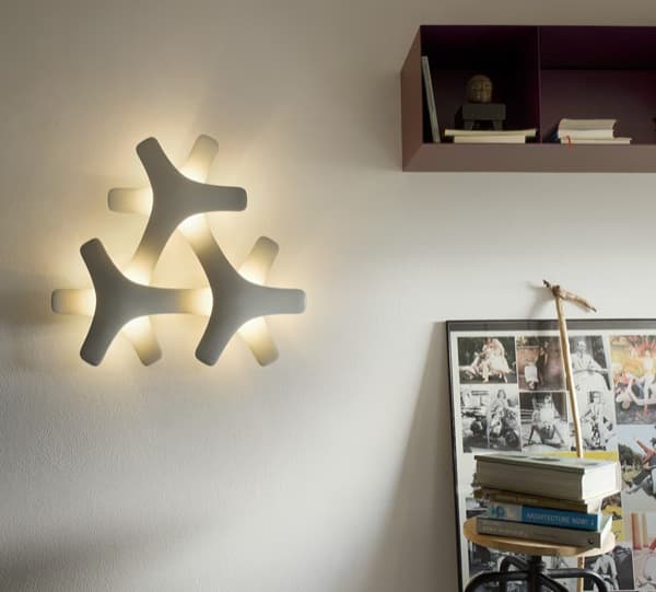 Synapse-lampara-LED en la pared