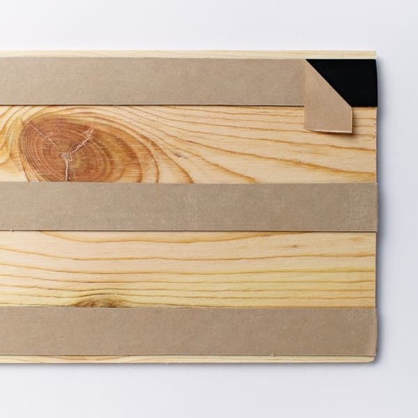 Stikwood: paneles adhesivos de madera para revestimiento