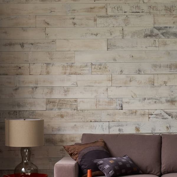 pared decorada con paneles de madera