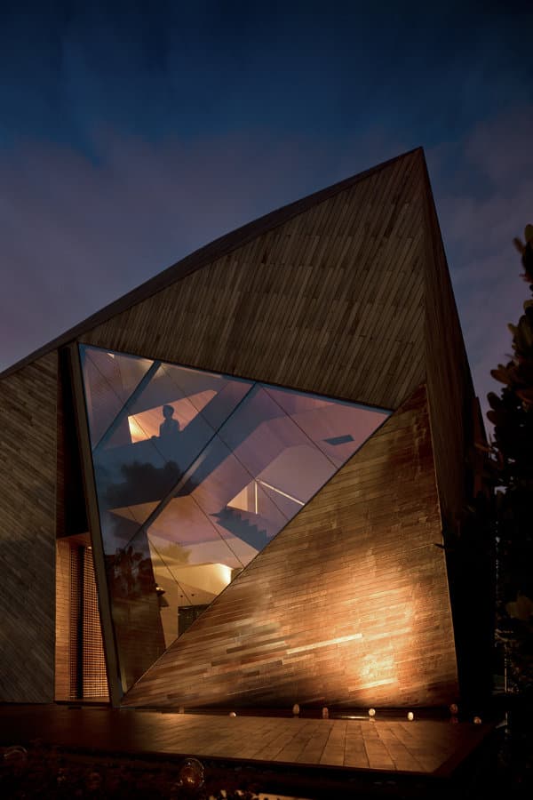 ventana-triangular-Diamond-House