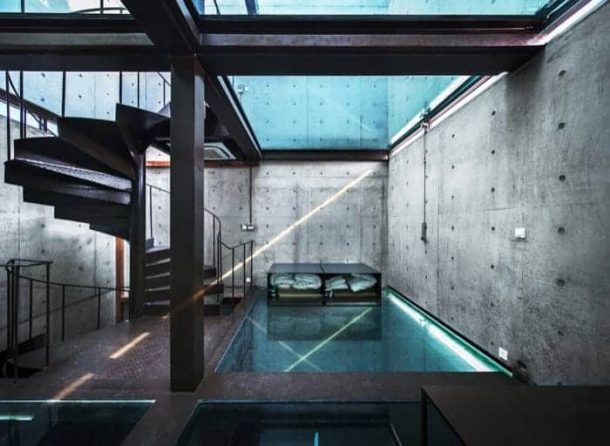 Vertical-Glass-House-pisos-vidrio