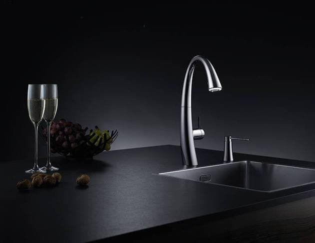Grifo de cocina de diseño, con LED y mango extraíble | ZOE Grifo de cocina de diseño, con LED y mango extraíble | ZOE
