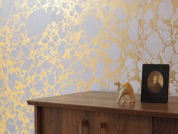 papel-decorativo-Calico_Wallpapers-fondo-dorado