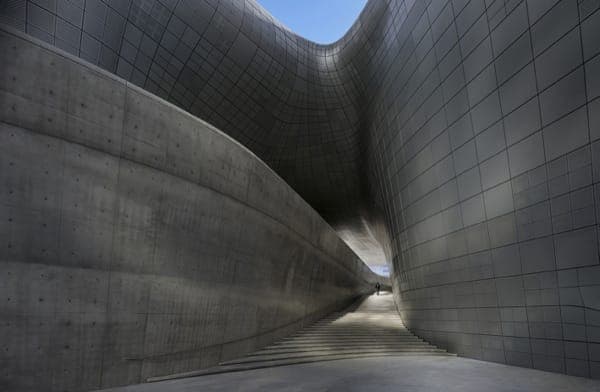 Centro-Cultural-Dongdaemun-Zaha-Hadid-arquitectura-futurista