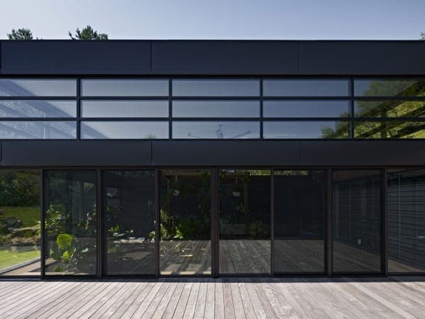 exterior-Casa-Clearview-fachada-acristalada