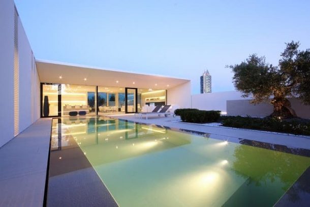 Villa-Jesolo-Lido-Pool-vista-patio-grande