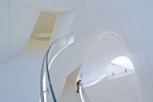 interior-Heydar-Aliyev-Baku-Zaha-Hadid