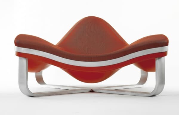 Flying-Wave-sofa-ondulante-rojo