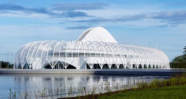 Universidad-Politecnica-Florida-Santiago-Calatrava-desde-lago