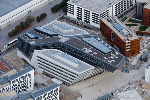 exterior-Biblioteca-Centro-Aprendizaje-Viena-vista-aérea