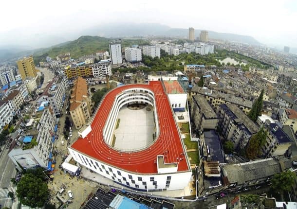 Escuela-primaria-TianTai2-zona-deportiva-cubierta