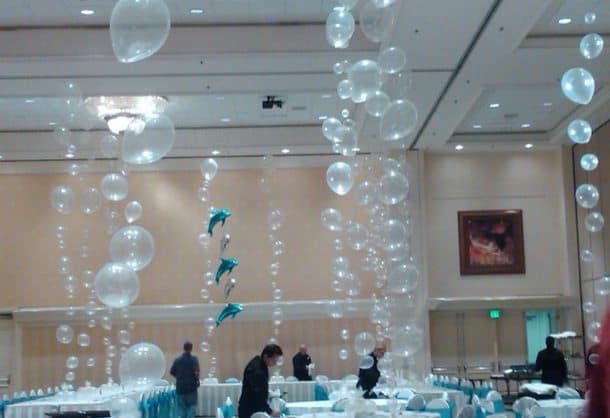 decoración con globos combinando-globos-transparentes