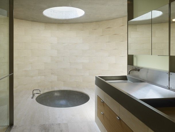 Concrete-House-cuarto-baño