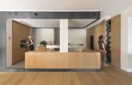 Wood and Iron: renovación de apartamento quitando el pasillo