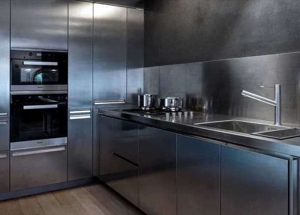 cocina en acero inoxidable Buratti Architects