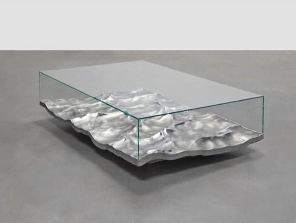 mesa-baja-de-aluminio-y-vidrio-mathieu-lehanneur