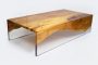 E01: mesa hecha con tableros de madera y resina