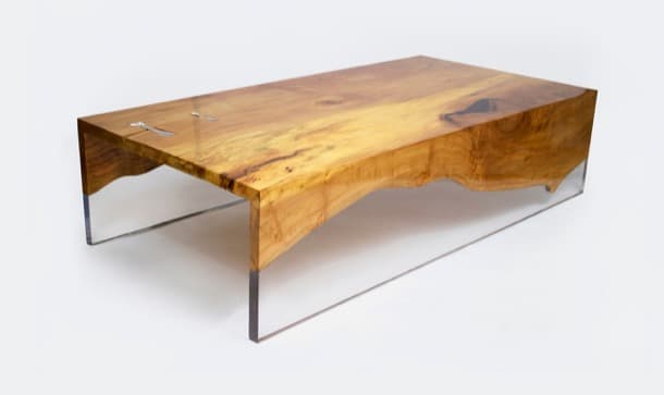 mesa de madera y resina