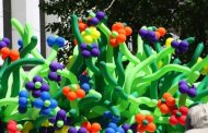 Composición floral con globos de 2 formatos