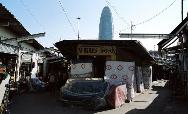 Muebles Sara y Torre Agbar