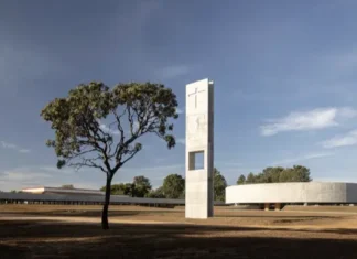 exterior iglesia circular en Brasilia