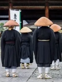 monjes japoneses